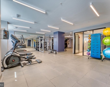 635 Slaters Lane - Photo Thumbnail 28