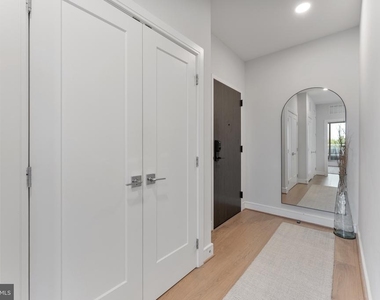 635 Slaters Lane - Photo Thumbnail 2