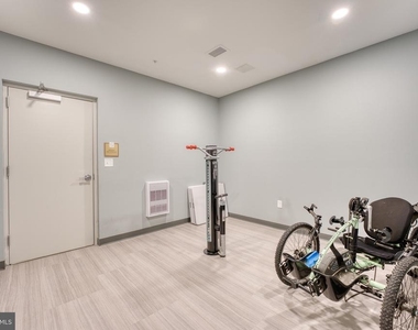 635 Slaters Lane - Photo Thumbnail 32