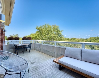 635 Slaters Lane - Photo Thumbnail 16