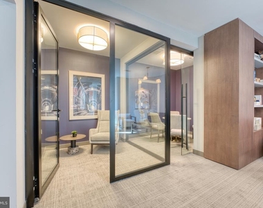 635 Slaters Lane - Photo Thumbnail 42