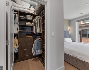 635 Slaters Lane - Photo Thumbnail 8