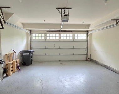 3547 Goddard Way - Photo Thumbnail 11