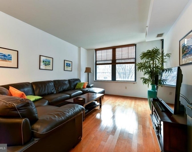 1021 Garfield Street N - Photo Thumbnail 8