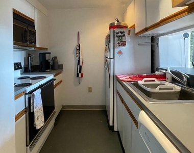 1601 Spring Garden Street - Photo Thumbnail 2