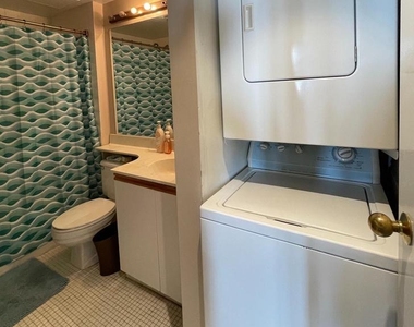 1601 Spring Garden Street - Photo Thumbnail 4