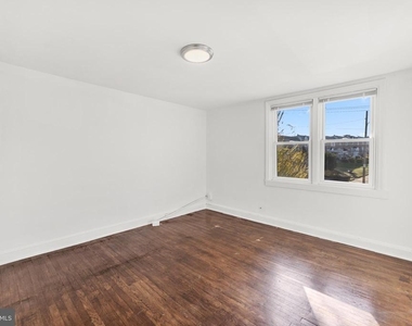 1451 W End Drive - Photo Thumbnail 15