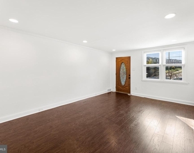 1451 W End Drive - Photo Thumbnail 3