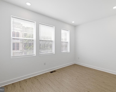 4021 Brown Street - Photo Thumbnail 4