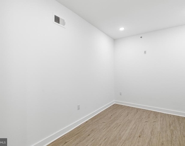 4021 Brown Street - Photo Thumbnail 8