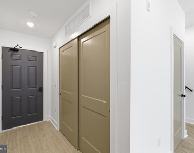 4021 Brown Street - Photo Thumbnail 13