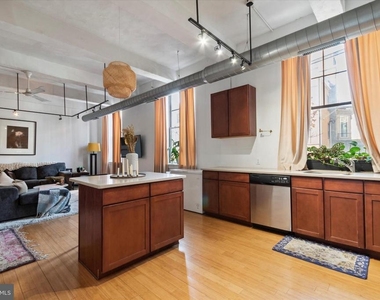 1637 Poplar Street - Photo Thumbnail 6