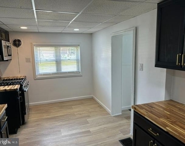 465 Cinnaminson Street - Photo Thumbnail 8
