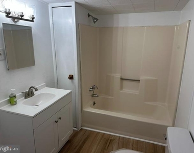 465 Cinnaminson Street - Photo Thumbnail 12