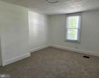 465 Cinnaminson Street - Photo Thumbnail 9