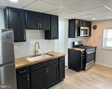 465 Cinnaminson Street - Photo Thumbnail 7