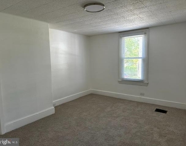 465 Cinnaminson Street - Photo Thumbnail 5