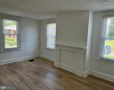 465 Cinnaminson Street - Photo Thumbnail 2