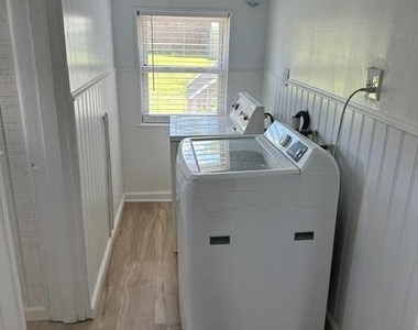 465 Cinnaminson Street - Photo Thumbnail 6