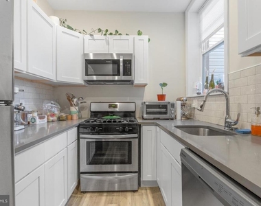 752 S 9th Street - Photo Thumbnail 5