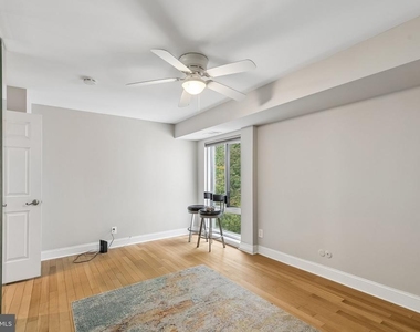1740 Oakwood Terrace - Photo Thumbnail 14