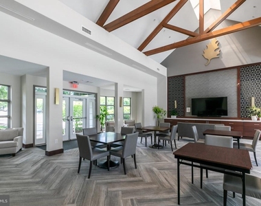1740 Oakwood Terrace - Photo Thumbnail 33