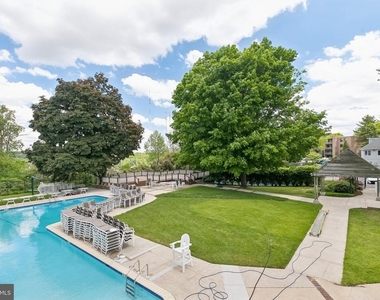 1740 Oakwood Terrace - Photo Thumbnail 39