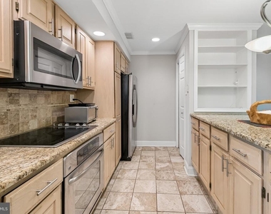 1740 Oakwood Terrace - Photo Thumbnail 2