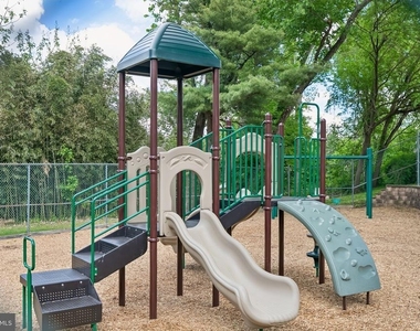 1740 Oakwood Terrace - Photo Thumbnail 43