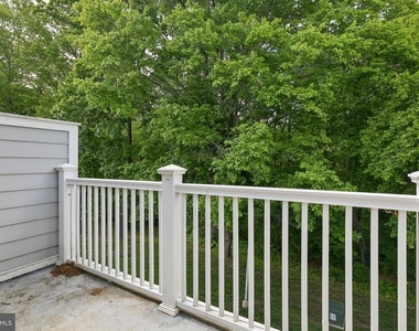 1740 Oakwood Terrace - Photo Thumbnail 11