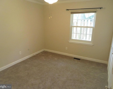 126 Berwick Place - Photo Thumbnail 16