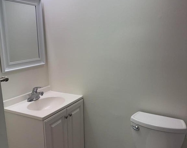 532 N Easton Road - Photo Thumbnail 5