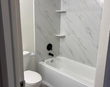 532 N Easton Road - Photo Thumbnail 2