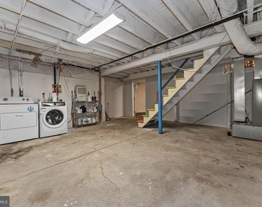 471 Athens Avenue - Photo Thumbnail 14