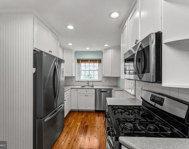 471 Athens Avenue - Photo Thumbnail 6