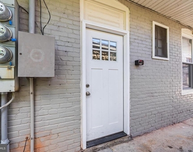 531 Walton Street - Photo Thumbnail 3
