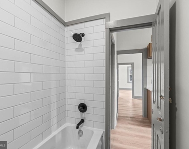531 Walton Street - Photo Thumbnail 10