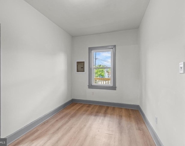 531 Walton Street - Photo Thumbnail 11