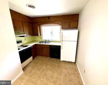 491 Church Avenue - Photo Thumbnail 4