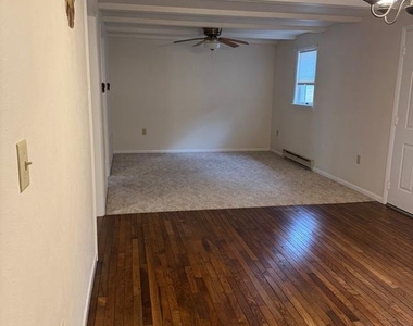 1009 Dry Wells Road - Photo Thumbnail 8