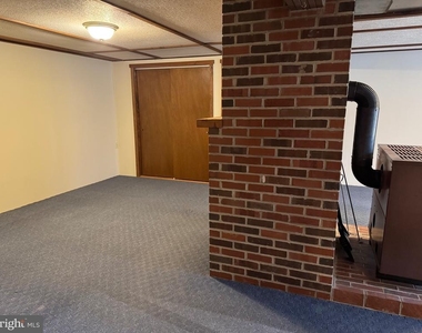 1009 Dry Wells Road - Photo Thumbnail 3