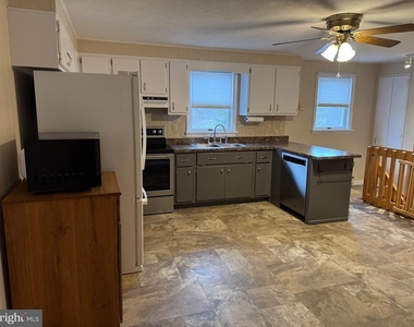 1009 Dry Wells Road - Photo Thumbnail 6