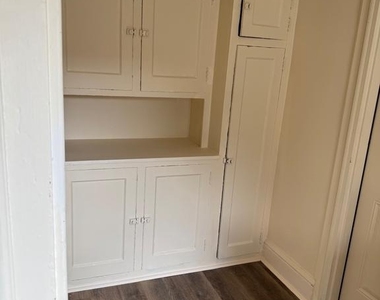 442 E King Street - Photo Thumbnail 5