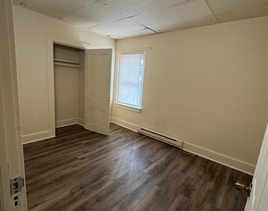 442 E King Street - Photo Thumbnail 2