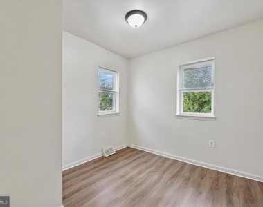 1016 Potter Street - Photo Thumbnail 10