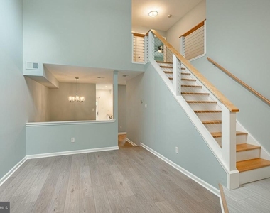 9 Oak Leaf Lane - Photo Thumbnail 3
