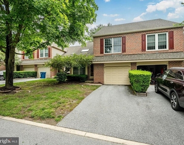 9 Oak Leaf Lane - Photo Thumbnail 2
