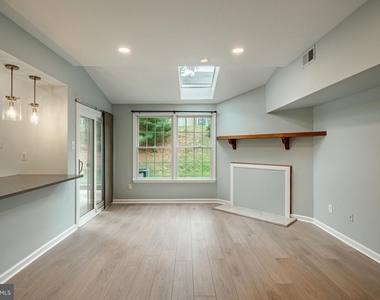 9 Oak Leaf Lane - Photo Thumbnail 12