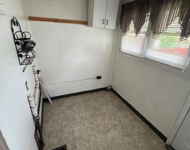 322 Charles Street - Photo Thumbnail 10