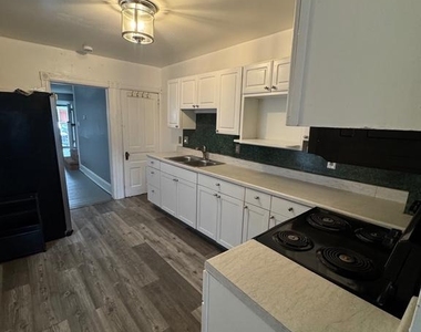 322 Charles Street - Photo Thumbnail 2